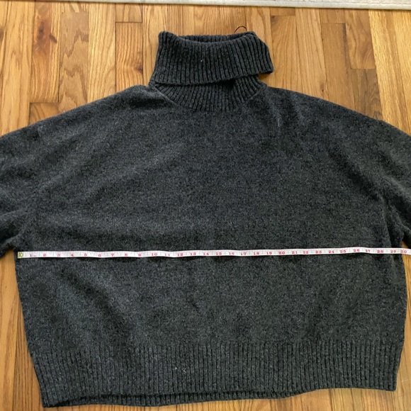 H&M grey turtleneck sweater - Picture 4 of 9